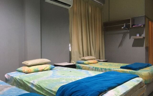 SPOT ON 89796 D'noor Budget Inn