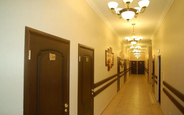 DzhanGo Hotel