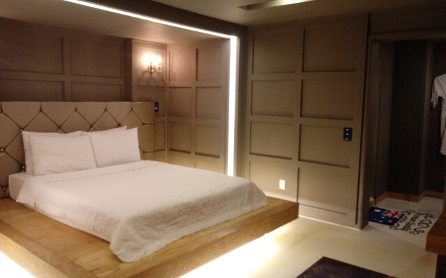 747 Motel