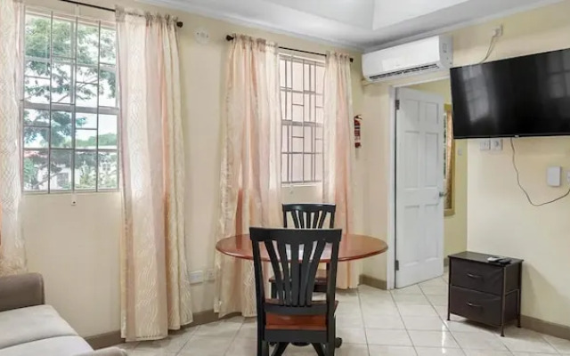 Your quaint home just steps from beach