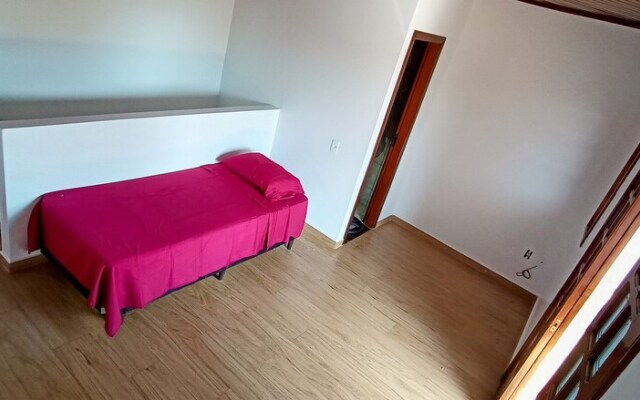 Casa com Piscina e Churrasqueira