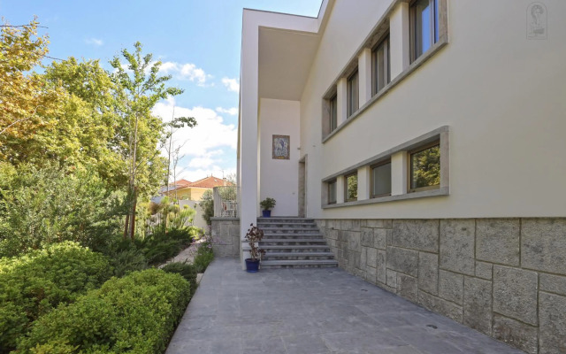 Santa Joana Residence with Garden and heated pool