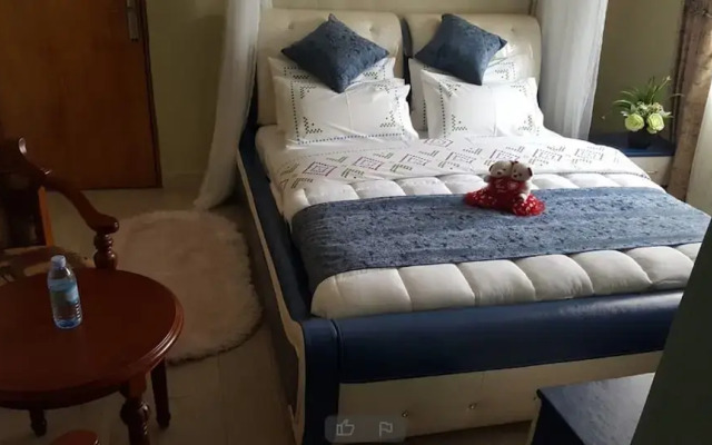 Cactus Hill Side Hotel