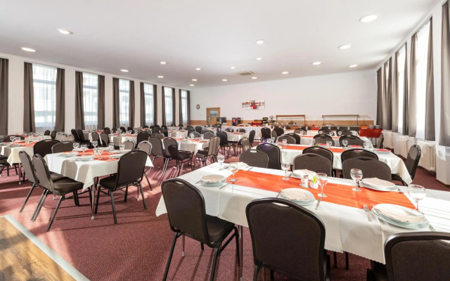 Hotel Plus