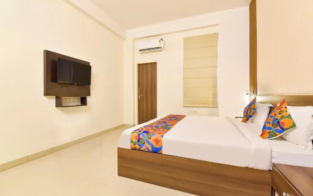 OYO 9571 Hotel Aditya Residency