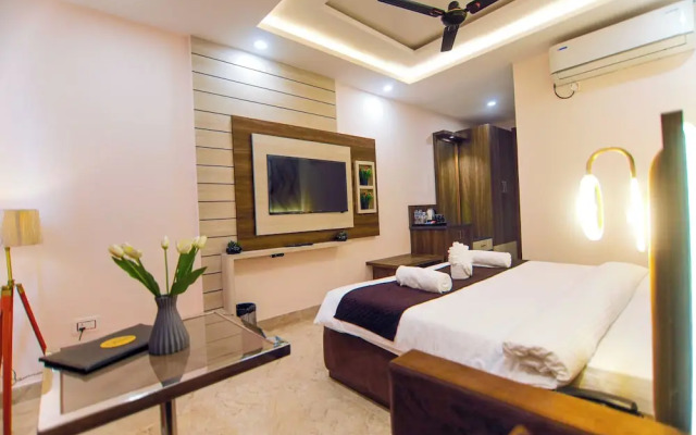Paarth Grand