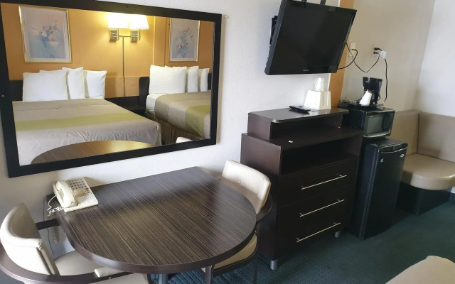 Split Mountain Motel