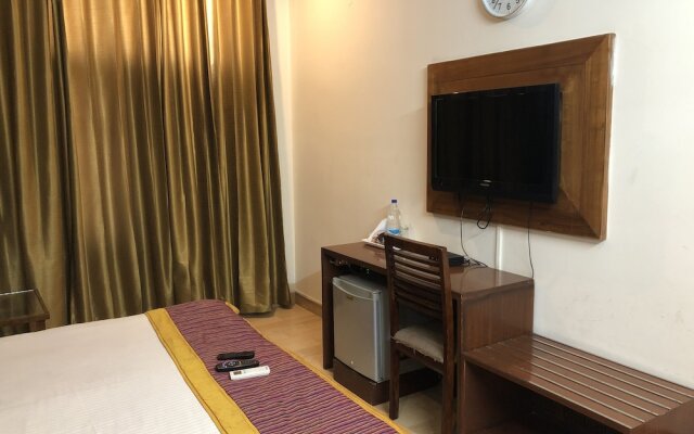 OYO Rooms Near Huda City Centre