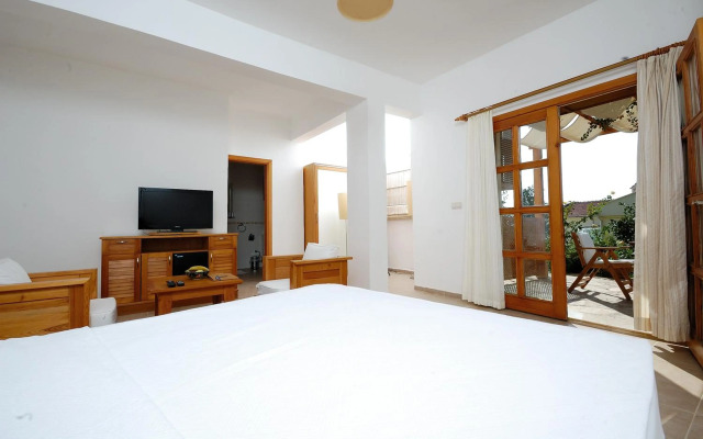Lycia Hotel