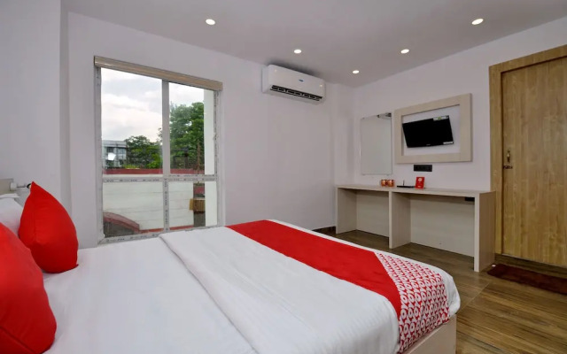 OYO Townhouse 539 Transit Express