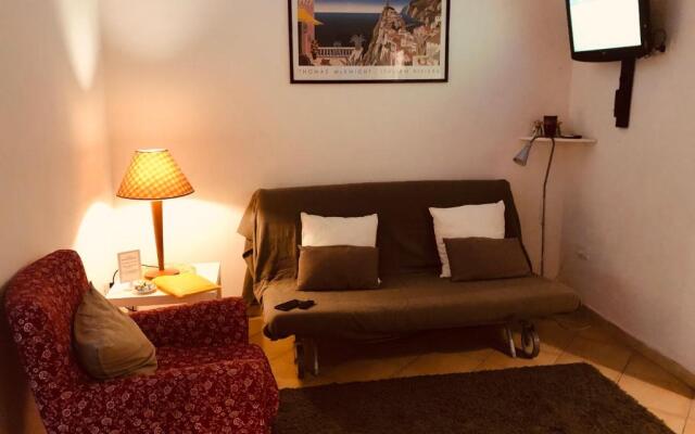 Caio Asinio Apartment