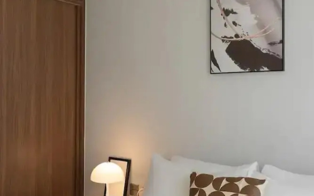 The Metropole The Galleria The Crest