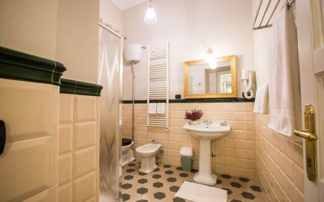 Art Nouveau Roma Colosseo Suite