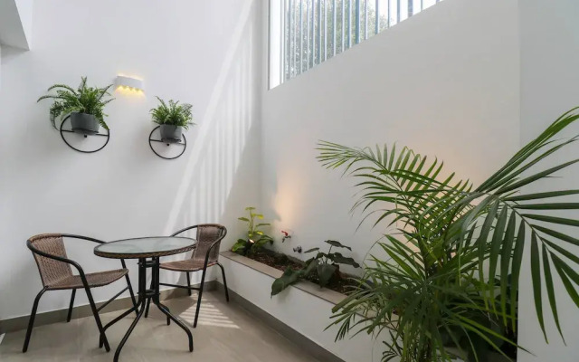 w Majestic 1BR Duplex in the Heart of Barranco