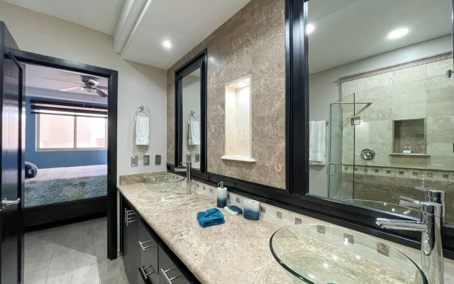 Quiet Cozy Getaway With Stunning Ocean View