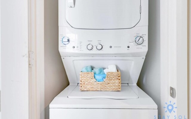 Oceanfront Luxury Condo 1BR Balcony, Hollywood