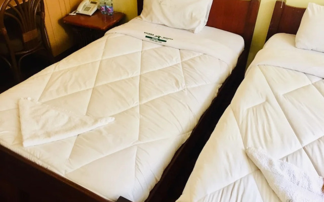 Vienna Woods Holiday Inn Limited