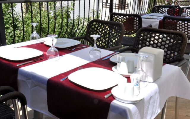 Gloria Tibi Jarra Hotel