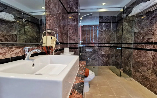 Chanthapanya Hotel