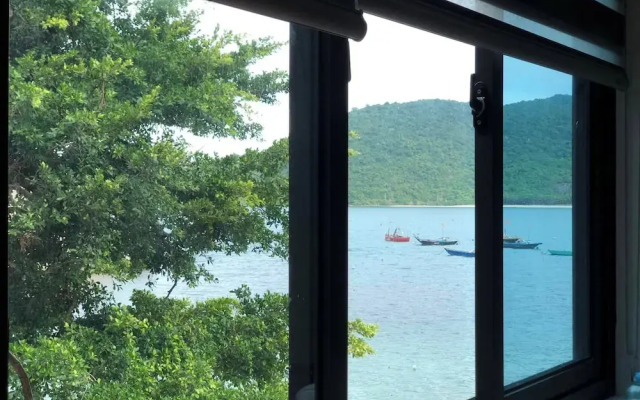 The Coral Homestay & Pub
