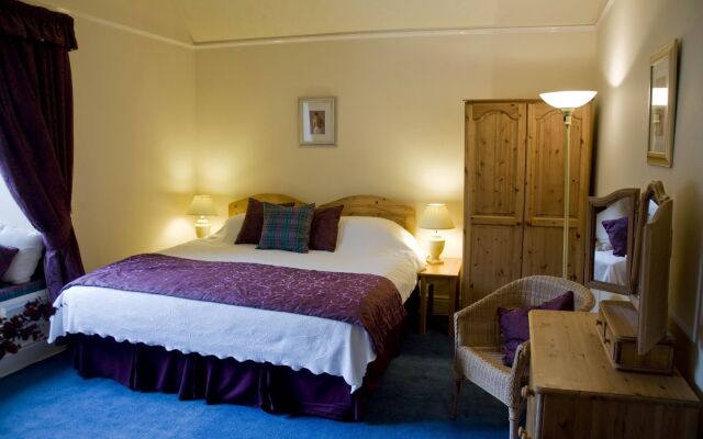 Polraen Country House