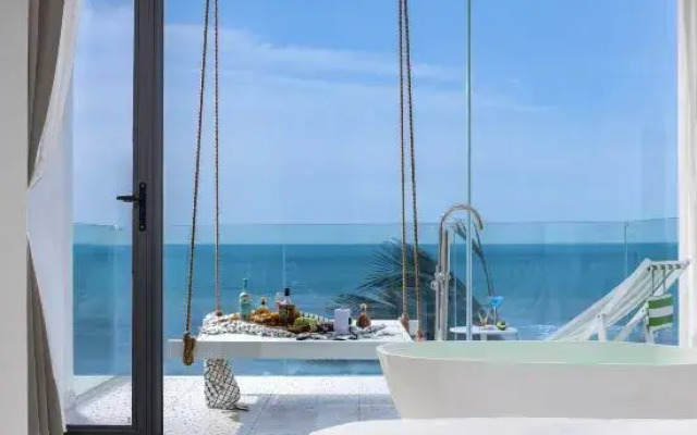 Stay in Yangjiang. Come see the Beach House