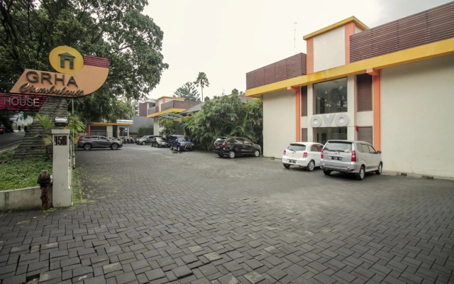 Collection O 295 Grha Ciumbuleuit Guest House