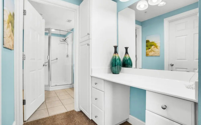 Majestic Beach Towers 2-909