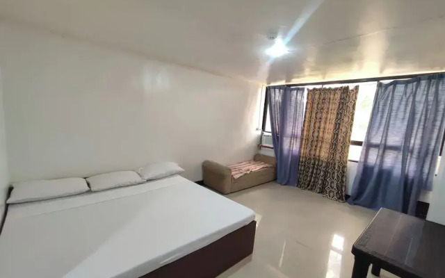 Green Ridge Apartelle