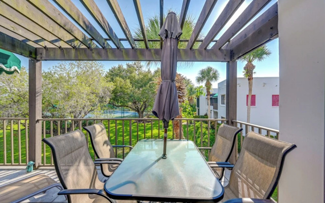 Lovely Naples Vacation Rental w/ Shared Pools!