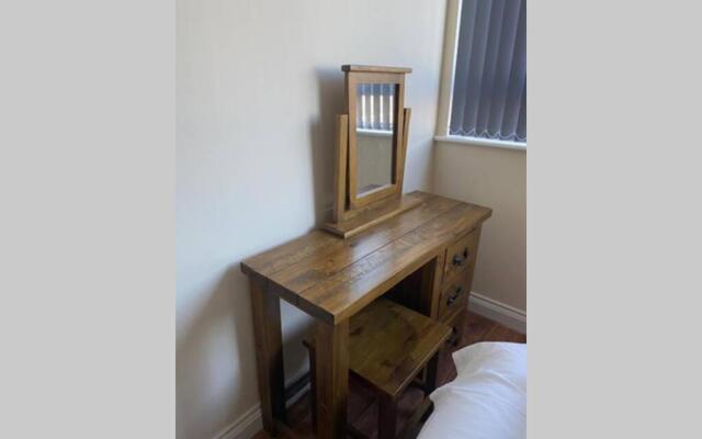 3 Bed Contemporary Crewe apartment