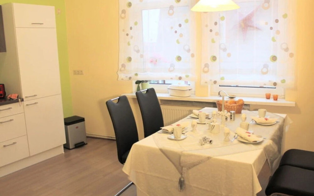 2 am Lustgarten Modern Retreat