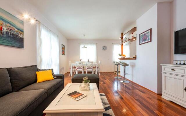 Apartment Miljas
