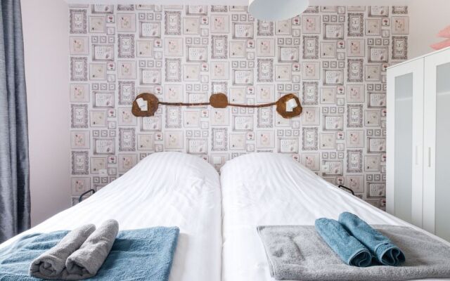 Elegant Mansion With Swimming Pool, Terrace, Sun-loungers