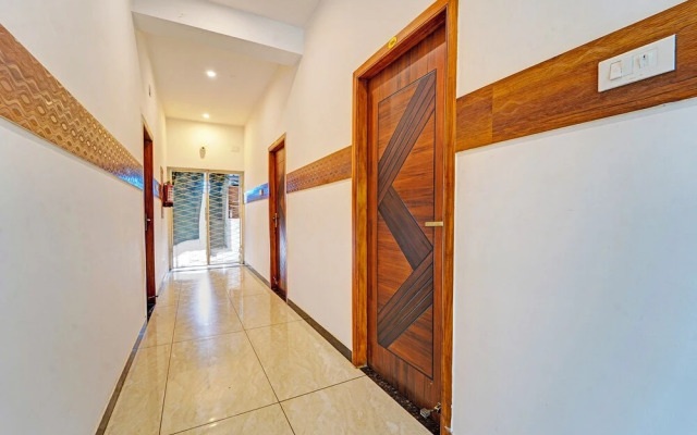 Fabhotel Raja Residency