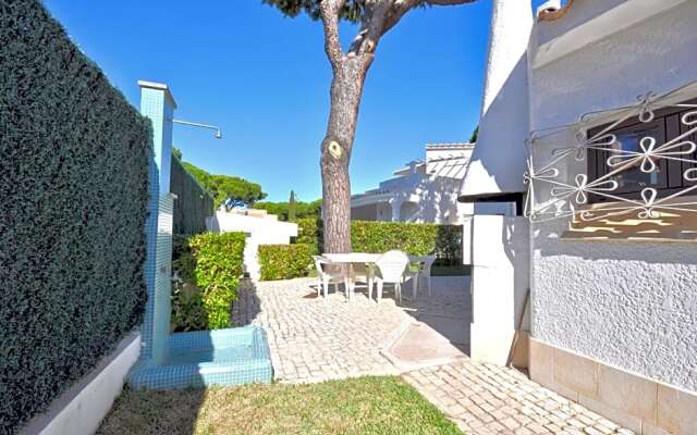 Private Pool Villa Walking Distance to Local Amenities