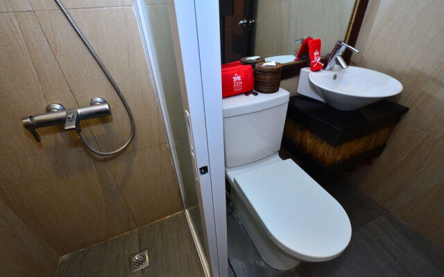 ZEN Rooms Station 1 White Beach