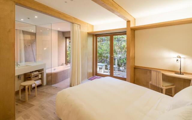 Shishi Iwa House