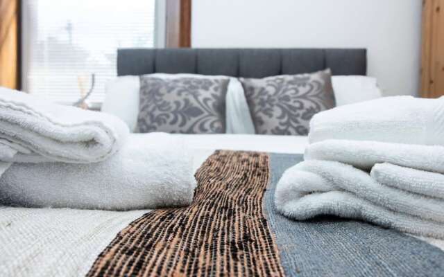 The Summit West End - 1BR Cosy Flat, Central, Wifi