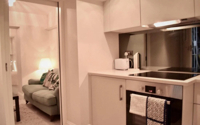 2 Bedroom Property Near Hyde Park