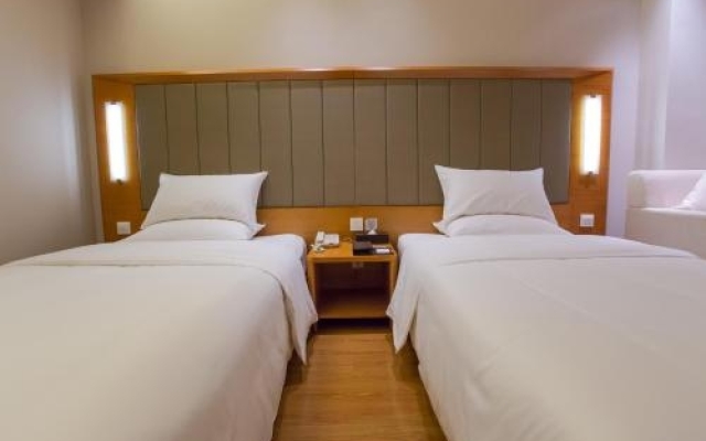 Ji Hotel Wuhan Guanggu