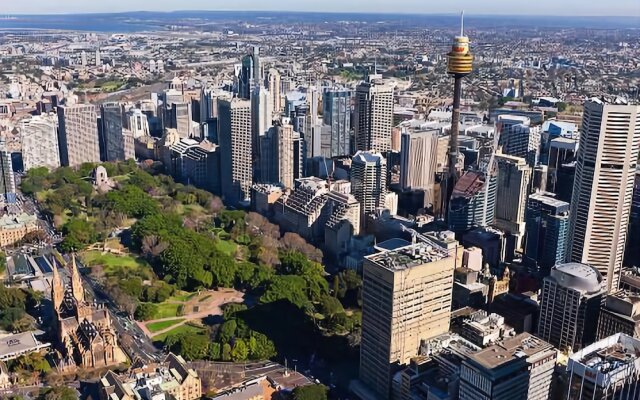 Mascot Designed Home 2 Bed Apt Train To CBD Nma006