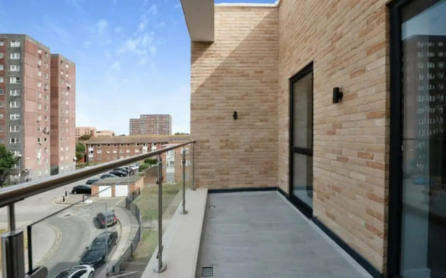 Stunning 2-bed Apartment in Barking
