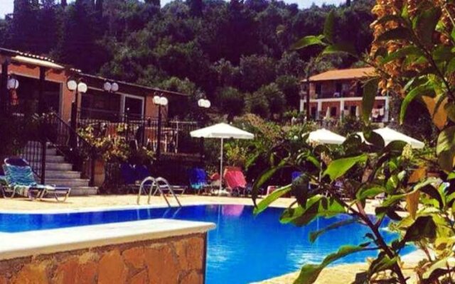 Arianna Apartments