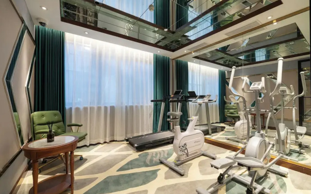 Nostalgia S Hotel(Shanghai Railway Station & Suzhou Creek)