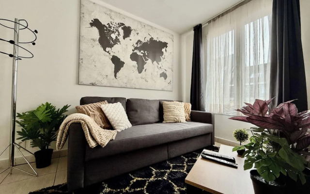 Peaceful 2 minutes European Parliament