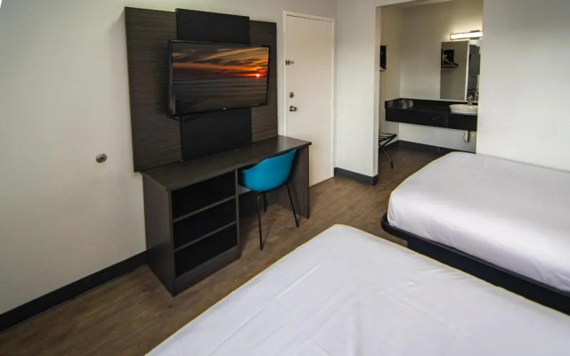 Motel 6 Lakeland, FL