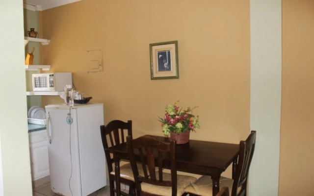 Aparthotel Villas de la Roca