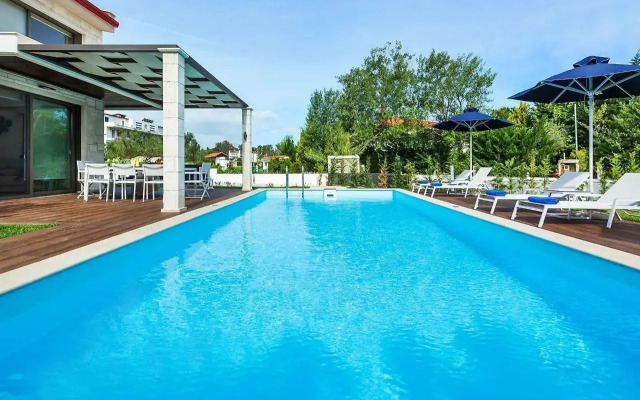 W Villas Halkidiki