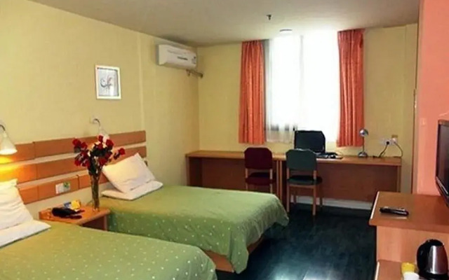 Home Inn Shanghai Jiading Qinghe Road